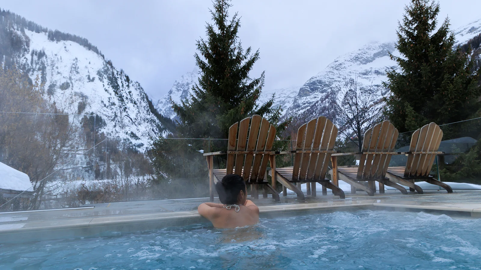 Heated Swimming Pool with Temperature Controller